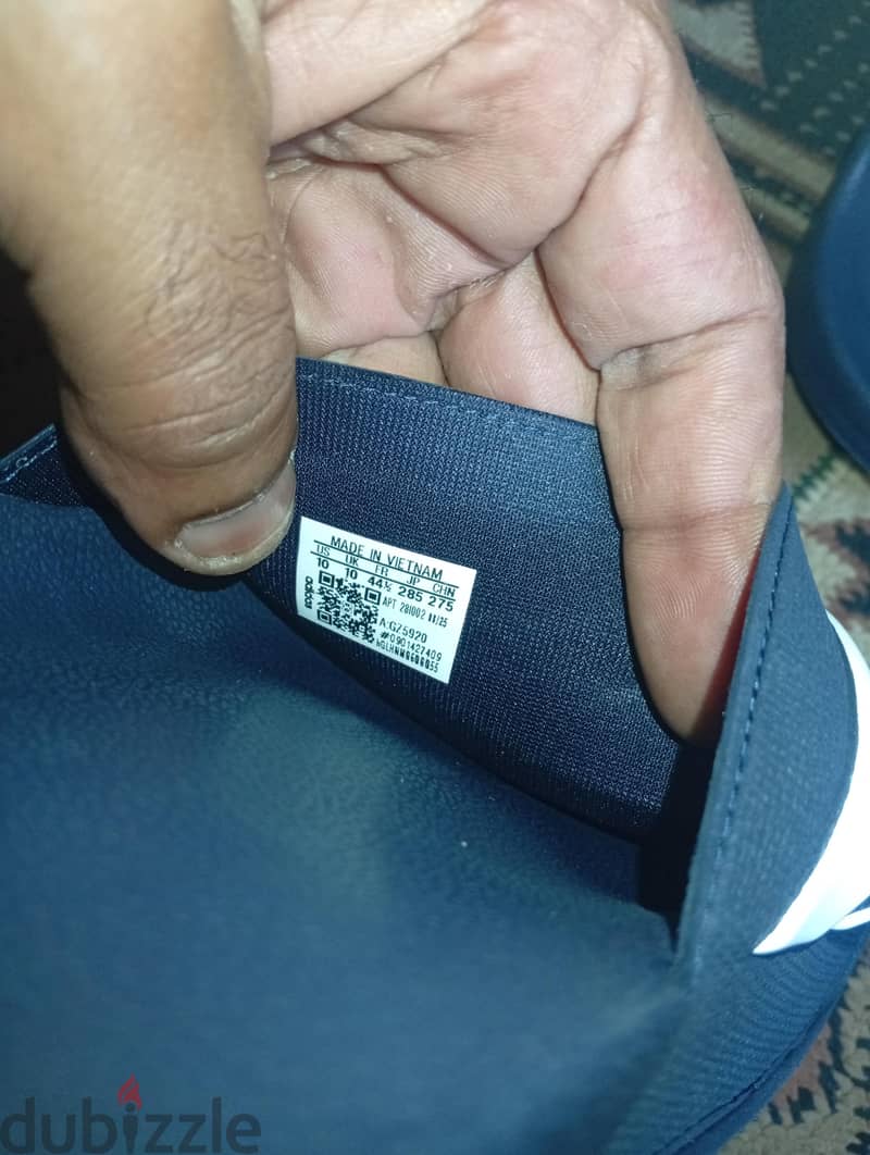 sliper adiada Siz 44 1/2 5