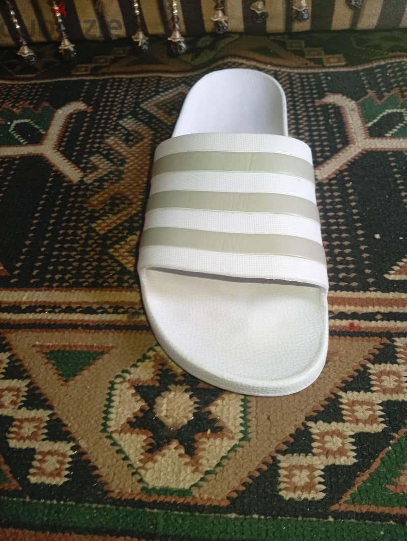 sliper adiada Siz 42 5