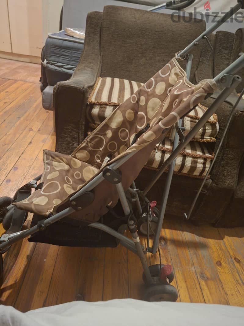 Compact Travel Stroller with Storage Basket 1