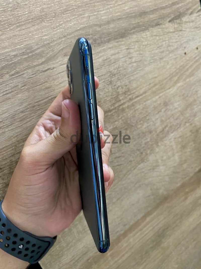 Apple - iPhone 11 Pro Max 2