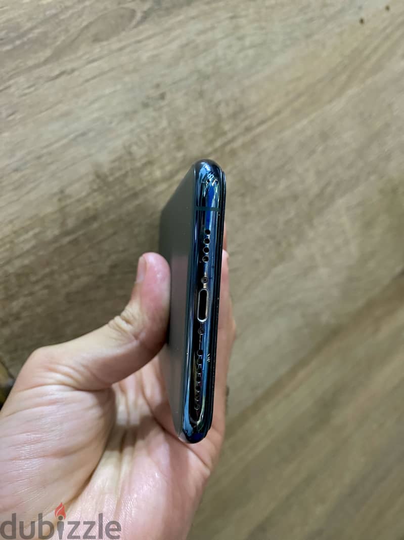 Apple - iPhone 11 Pro Max 4