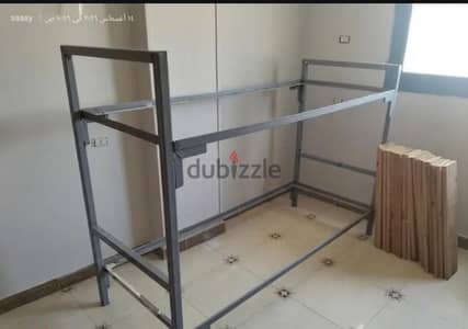 ١سرير بدورين حديد بالملل والمراتب والمخدات