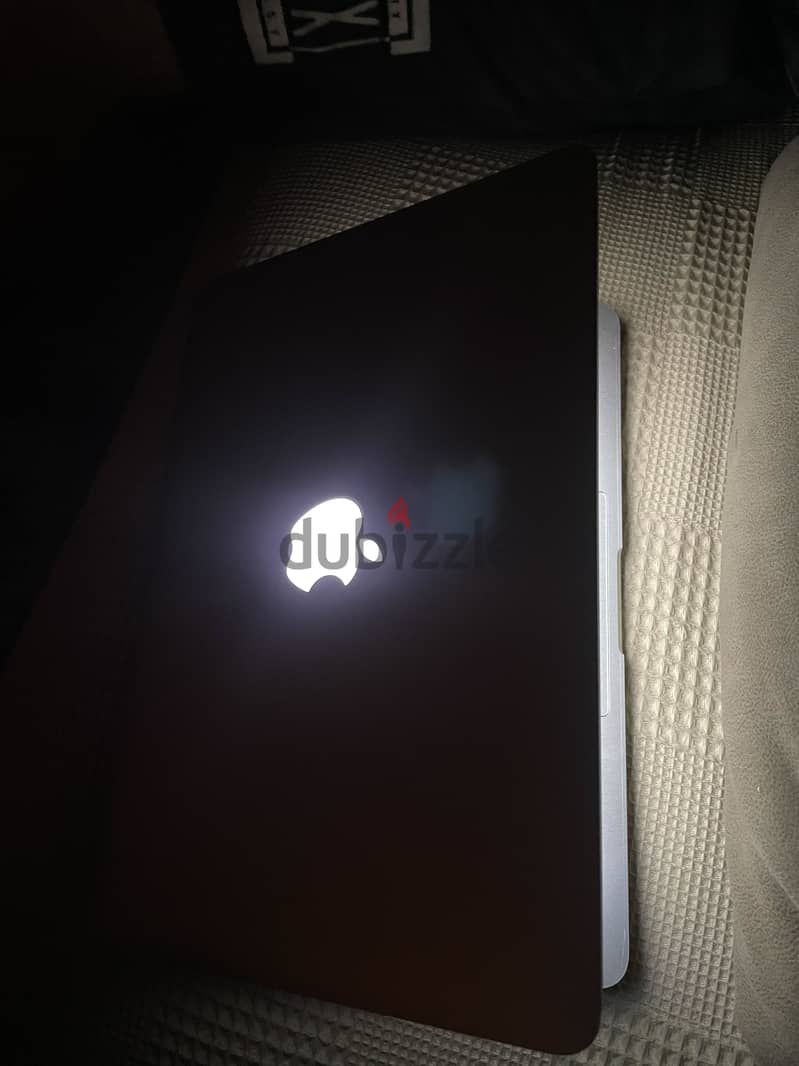 ماك بوك برو 1