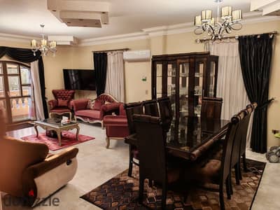 شقة للبيع بسعررررلقطة بجنوب الاكاديميه دور اول علوي 190م