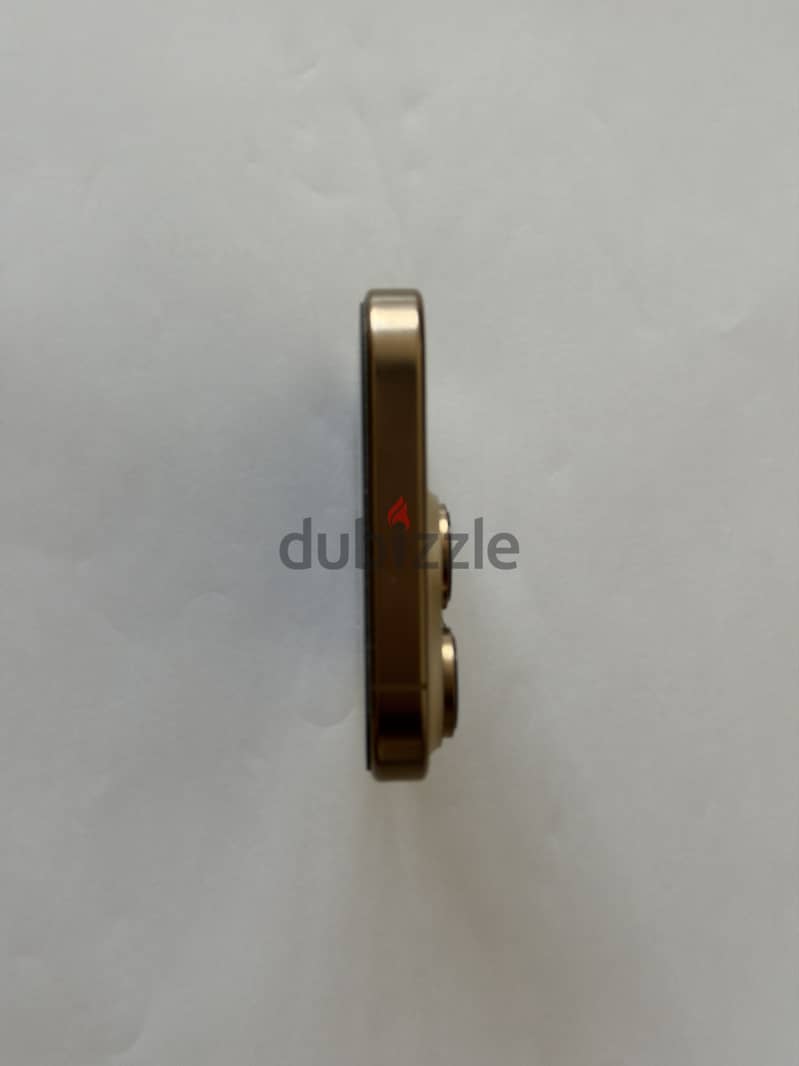 Apple - iPhone 16 Pro 3