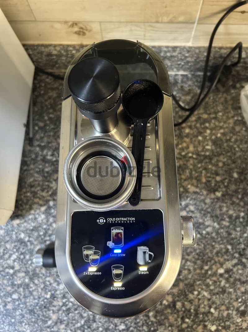 ماكينة إسبريسو ديلونجي DeLonghi استانلس بحالة ممتازة - جاهزة للاستخدام 3