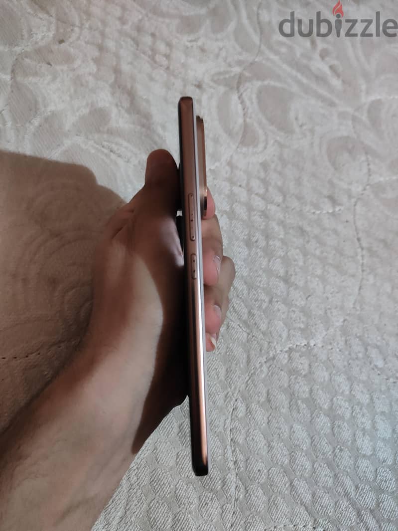 فيفو V60 4