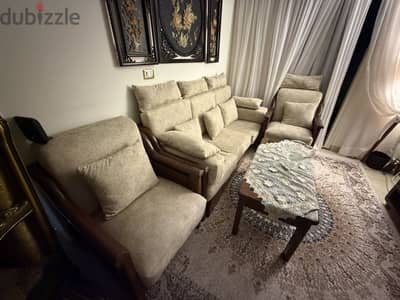 للبيع انتريه و ترابيزه خشب زان طبيعي