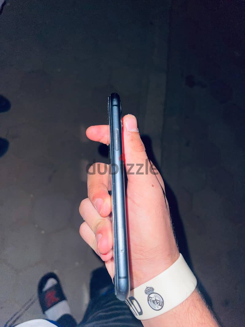 Apple - iPhone 11 4