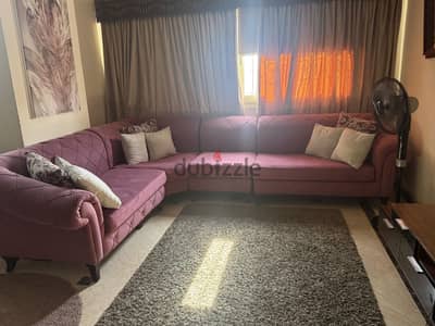 ركنة مودرن جاجوار بحالة جيدة لون كشمير