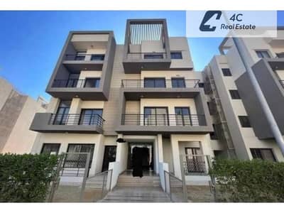 BENTHOUSE FOR SALE READY TO MOVE - FULLFINISHED WITH ACs+KITCHEN - VERY PRIME LOCATION - FOR SALE IN FIFTHSQUARE