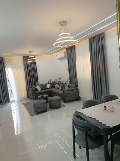 Luxurious furnished apartment with hotel-style furnishings, first residence next to ZED Park, in a prestigious villa, first floor with balcony, 3 rooms and 2 bathrooms, fully built-in kitchen, very distinctive location
