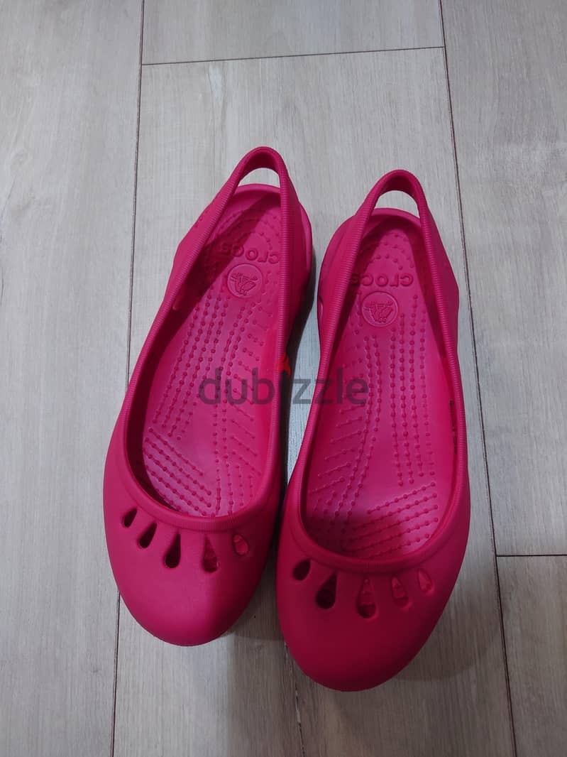 Crocs  ( genuine brand -new) 4