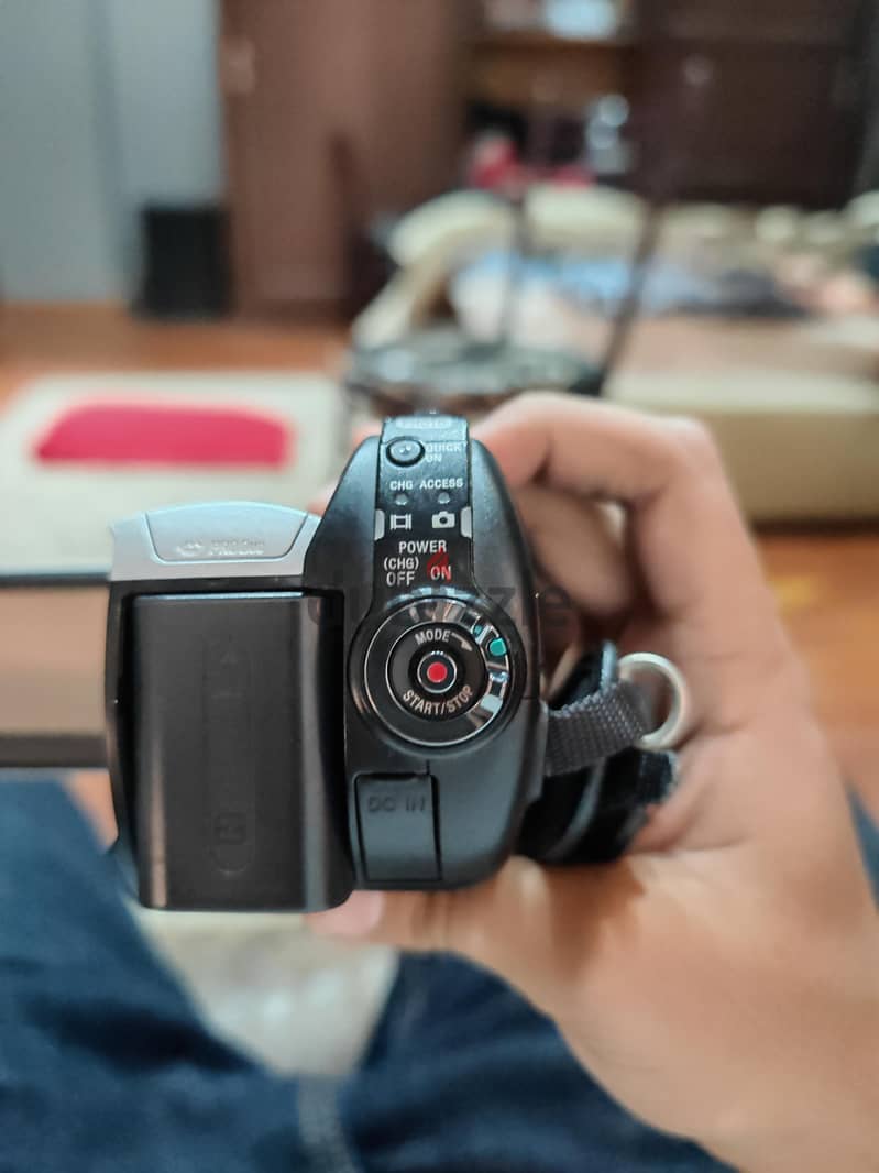 Sony Handycam DCR-SR45 5