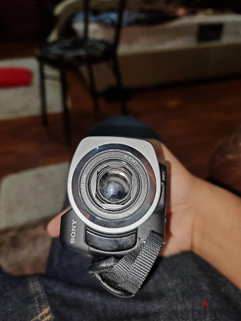 Sony Handycam DCR-SR45 9