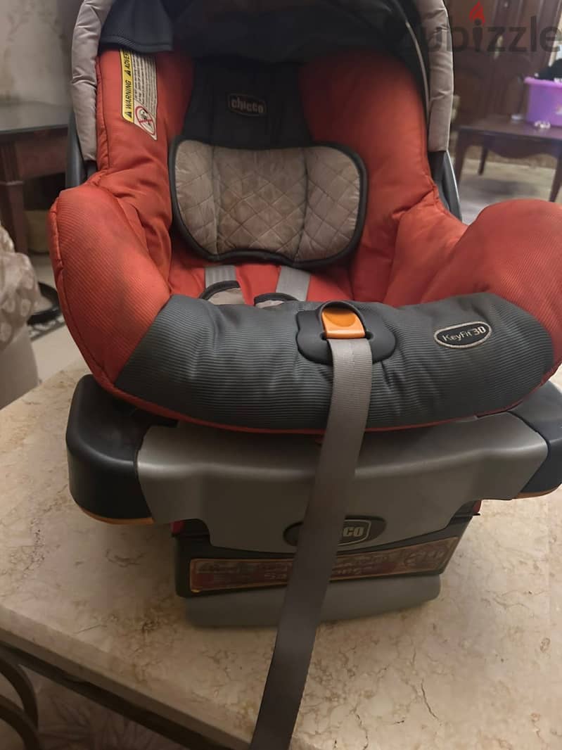 Chicco car seat like new 1