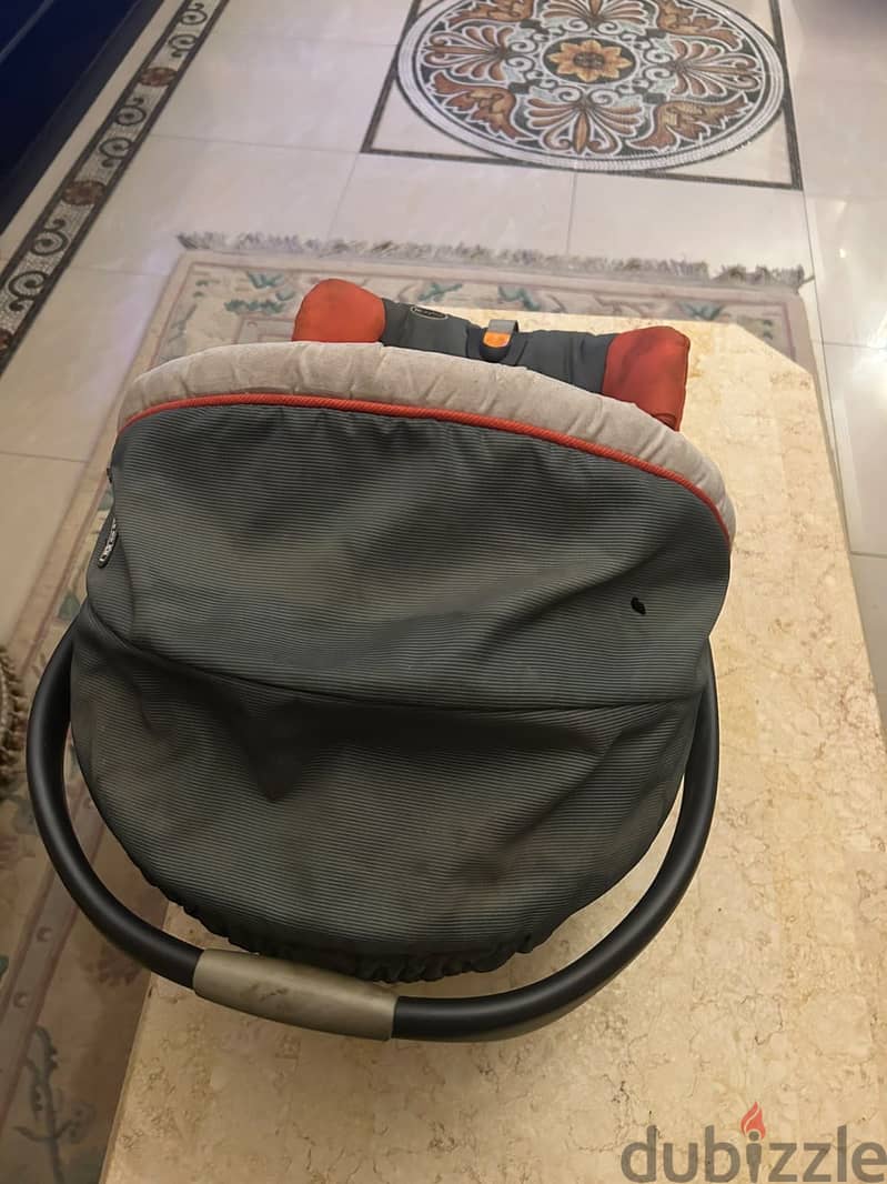 Chicco car seat like new 3