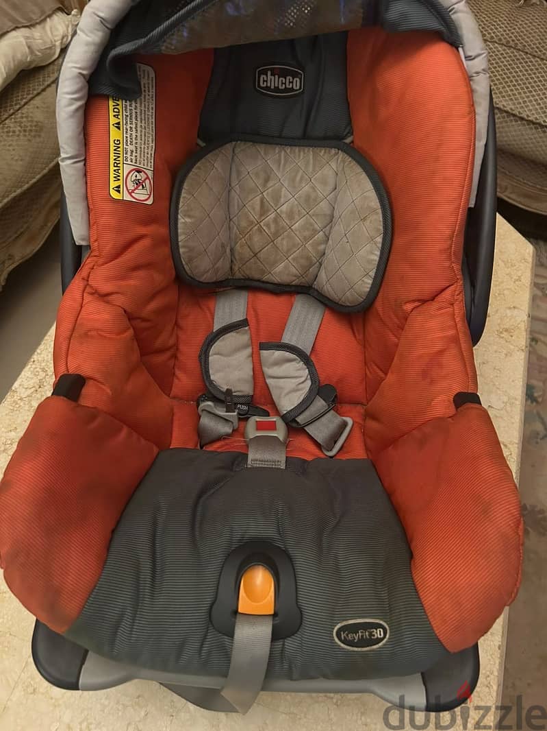 Chicco car seat like new 4