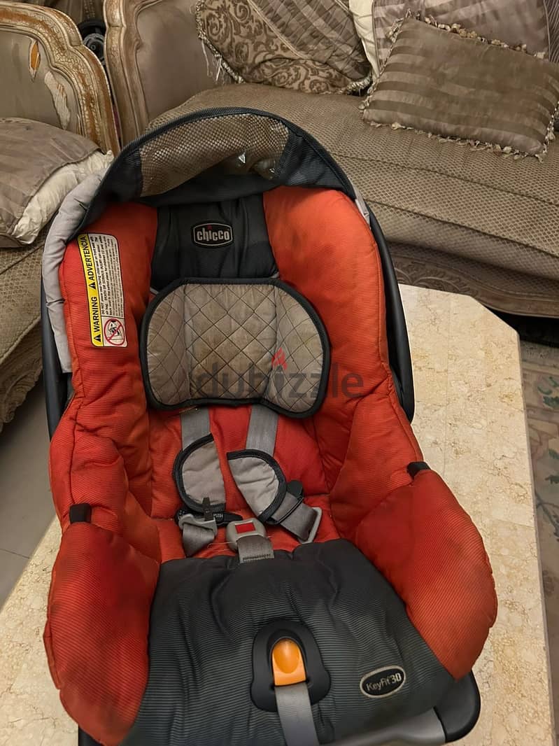 Chicco car seat like new 5