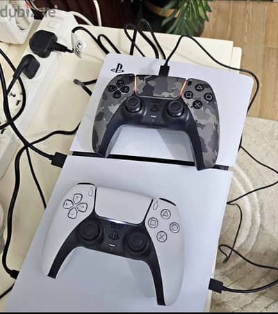 Ps5 slim used like new with the box