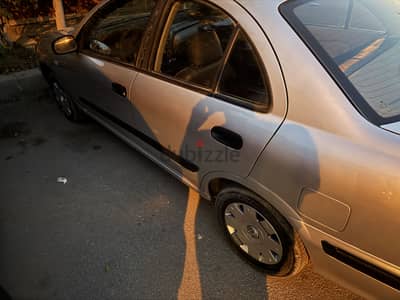 Nissan Sunny 2001