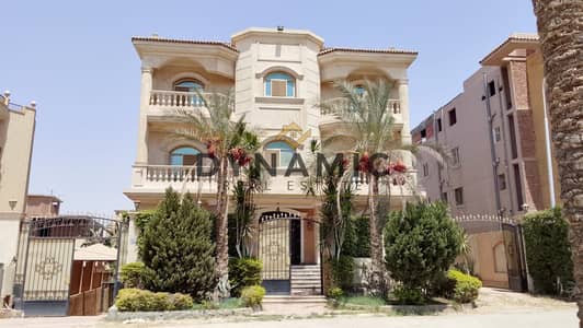  فيلا مستقلة نادرة للبيع في غرب سوميد | 645 متر أرض + جاردن خاصة