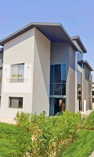 Villa Vip for sale with a large discount, immediate delivery, ready for habitation, 185 meters + garden in the Fifth Settlement