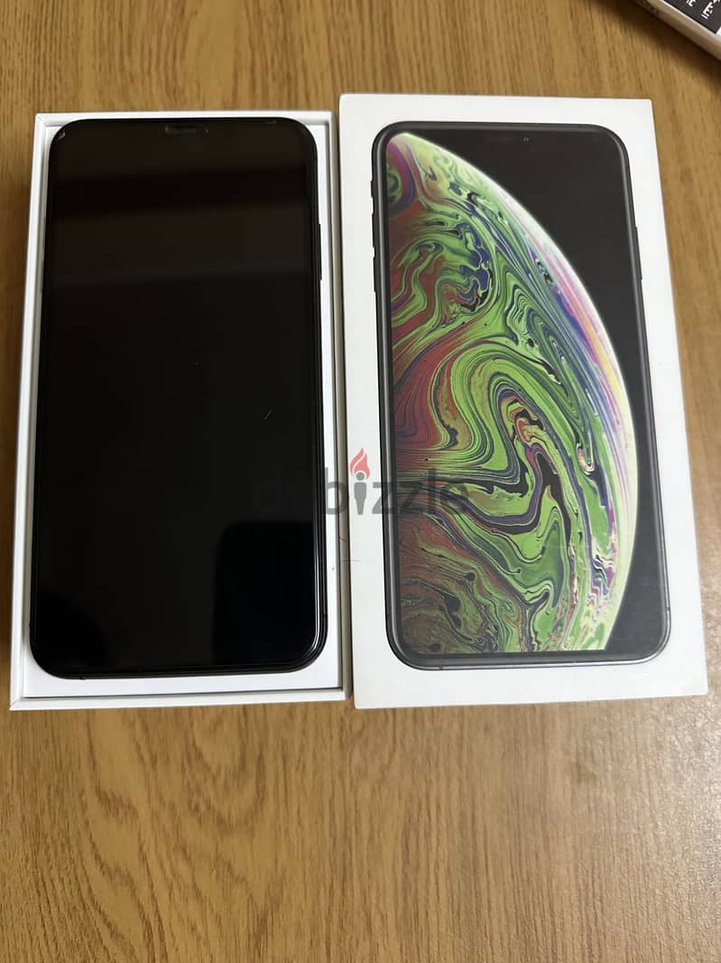 Apple - iPhone XS Max 1