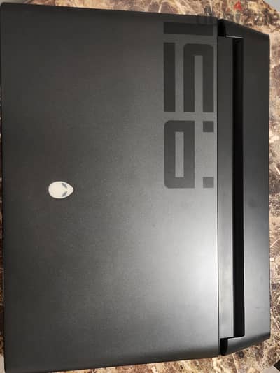 Alienware Area-51m R2