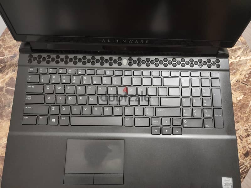 Alienware Area-51m R2 1