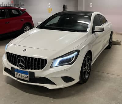 Mercedes-Benz CLA 180 2015 Panorama
