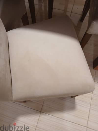 Dinning table with buffet amazing condition سفرة و بوفيه حالة ممتازة