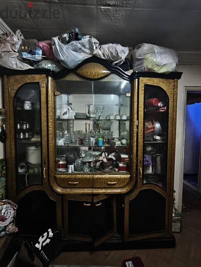 نيش كلاسيك خشب زان مطعم بقشرة طبيعية وبحالة جيدة