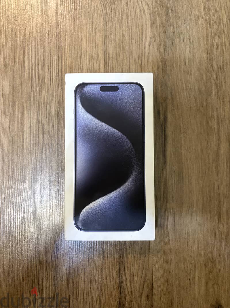 iPhone 15 Pro Max : battery 90% , storage 256gb 3