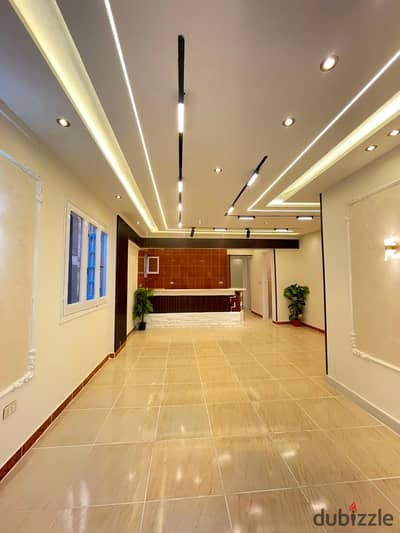 شقه في الإسكندرية العجمي شاطي النخيل 3 نوم 2 حمام خطوات لي البحر تشطيب فاخر ومميز يصلح لي السكن والاستثمار