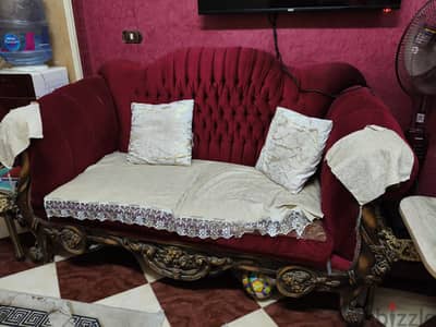 انترية ٢ كنب واحدة كبيرة وواحده صغيره وكرسيين