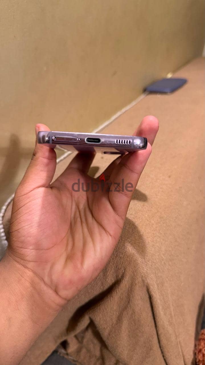 Samsung Galaxy S22 5G 4