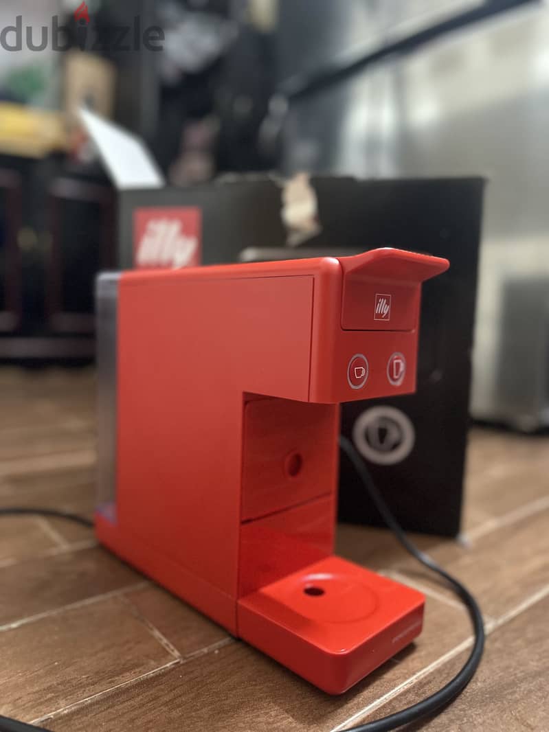 illy Y3 4