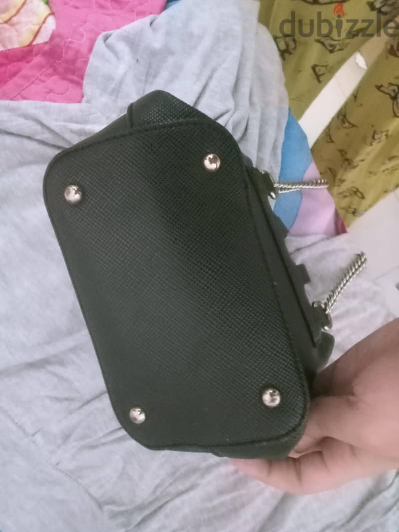 Original GUESS 1981 Black Backpack – Excellent Condition 1