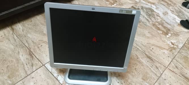 شاشه HP L1710 حالك كويسه جدا