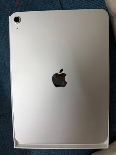 iPad A16 128GB Wi-Fi – Silver | كسر زيرو