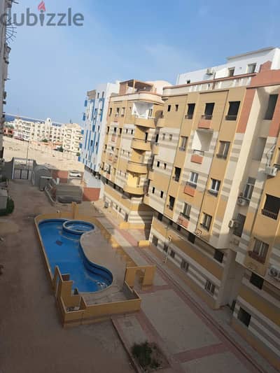 من المالك شقة بسعر لقطه  بكمبوند الفيصل الغردقه
