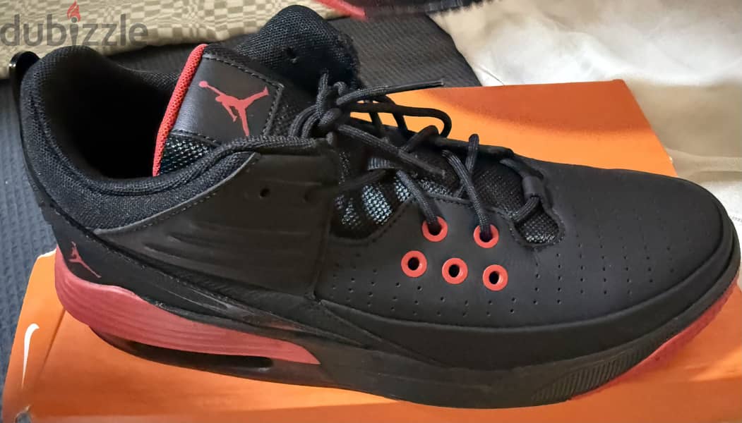 Nike original model Jordan max aura 5 2