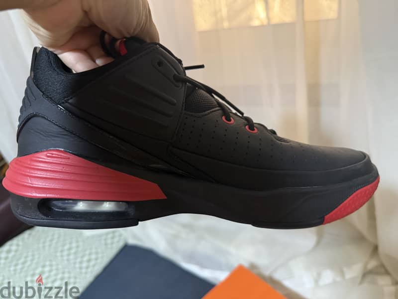 Nike original model Jordan max aura 5 7