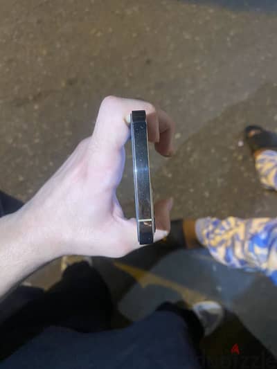 آبل - آيفون 12 برو