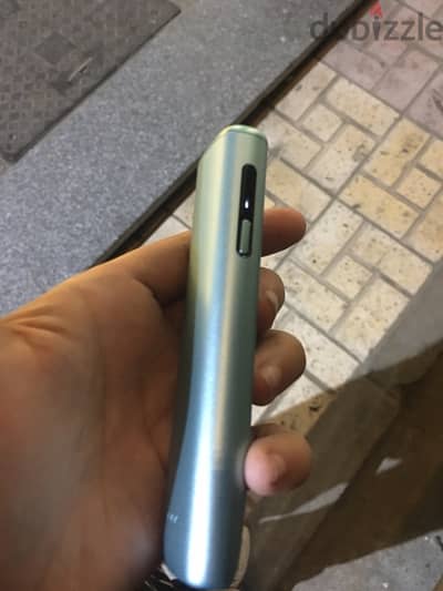 i qos illuma i new used only 1 week