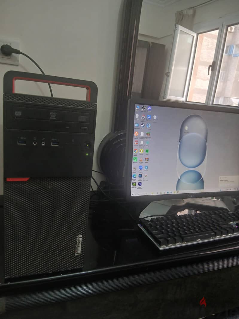 Computer Lenovo ThinkCentre M700 1