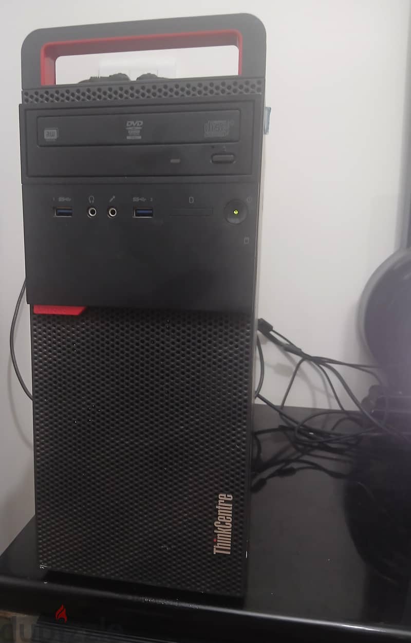 Computer Lenovo ThinkCentre M700 4
