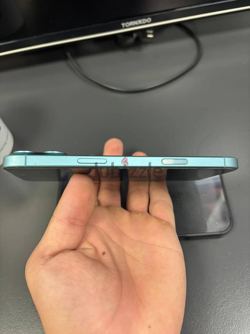 Apple - iPhone 16 Plus 1