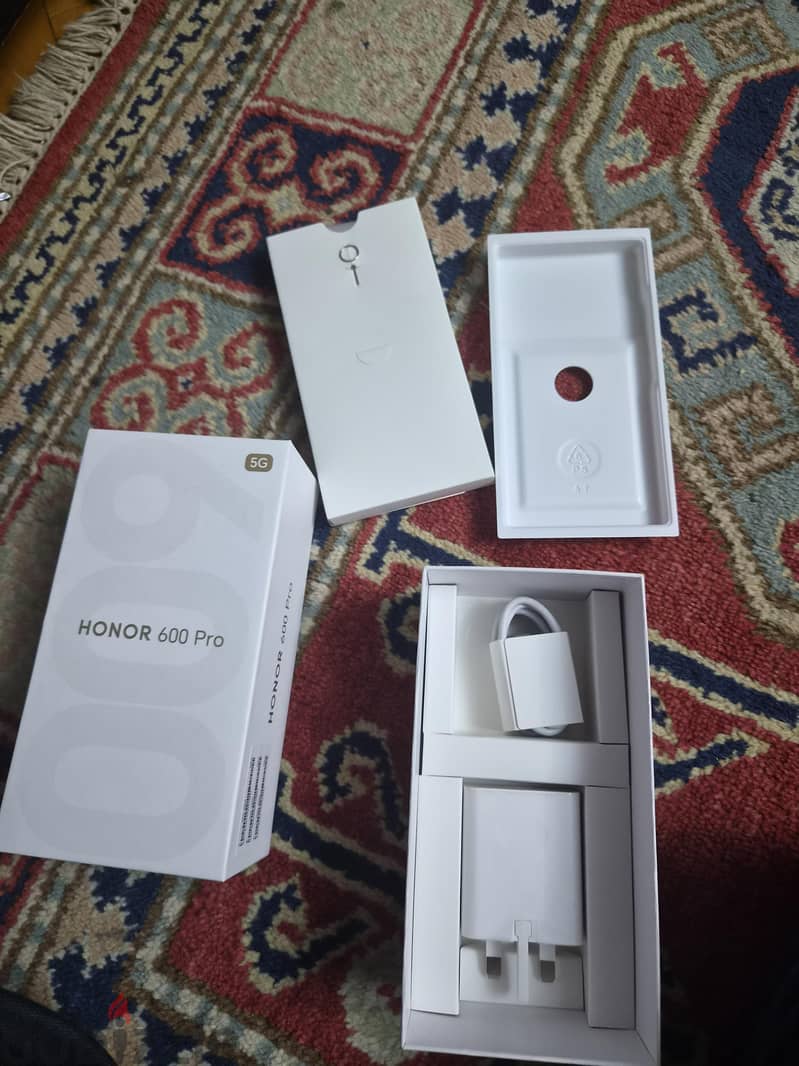 Honor 600 Pro 1